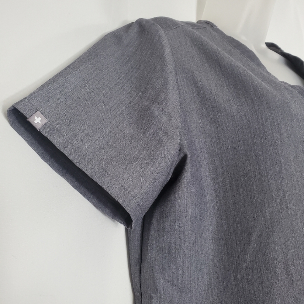 Figs Casma Three Pocket Scrub Top In Graphite - Picture 4 of 9
